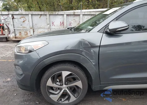 2017 Hyundai Tucson Sport z USA, uszkodzony, nr VIN KM8J3CA2XHU336039